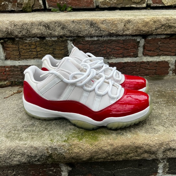 Jordan 11 Low Cherry - Picture 1 of 3